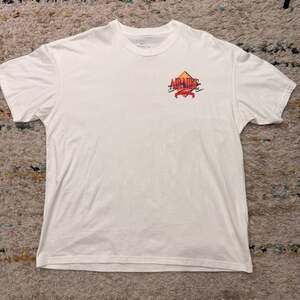 Nike White Graphic Tee Size XL *Unworn